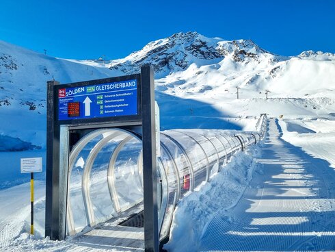 New Moving Carpet on the World Cup slope from the Rettenbachferner in Sölden