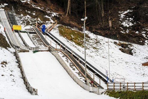 Tappeto magico e salto con gli sci - Schwarzach (AUT)
