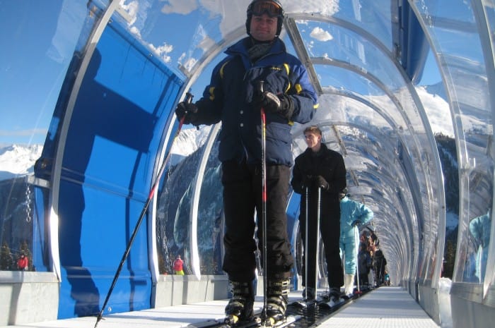 Nastro trasportatore come sostituto dello skilift - Sunny Mountain costruisce il tappeto magico Sunkid